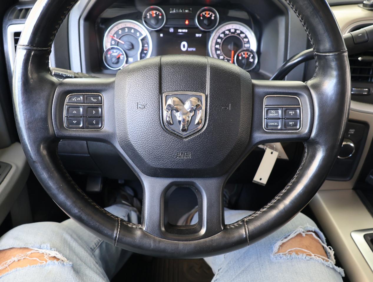 RAM 3500 Big Horn Crew Cab SWB 4WD 2015