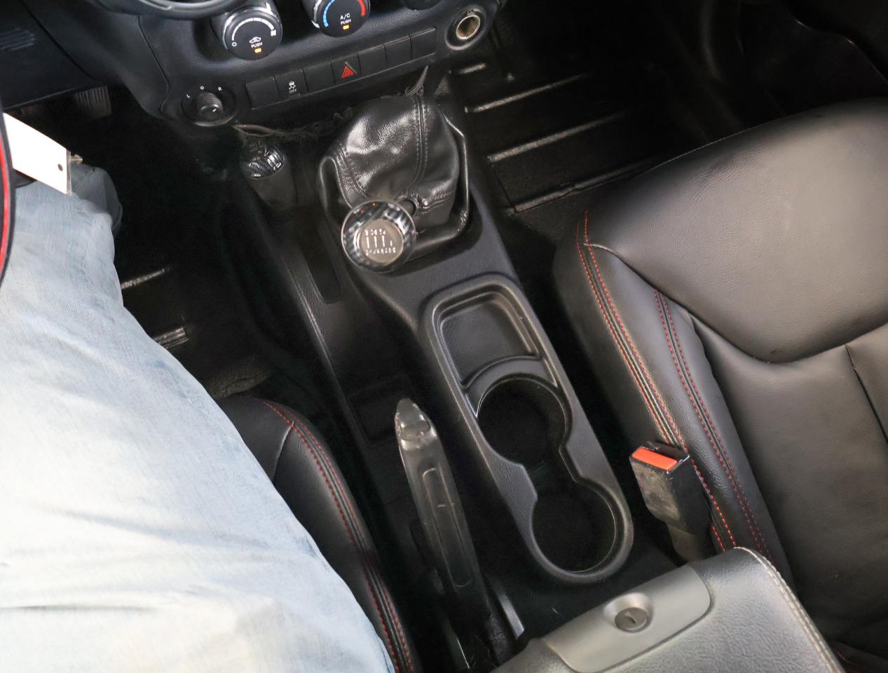 Jeep Wrangler Sport 4WD 2014