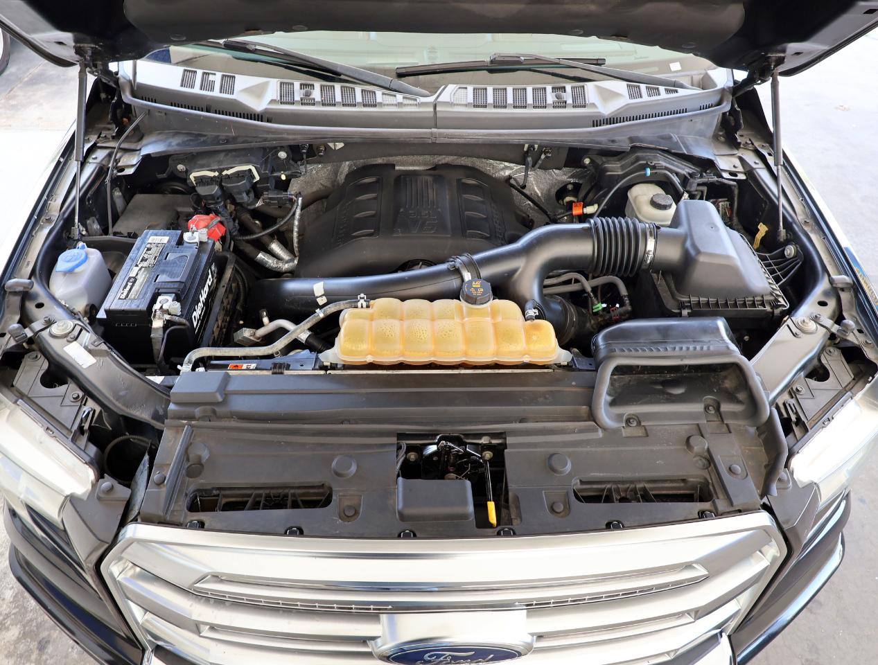 Ford F-150 XL SuperCrew 4WD 2015