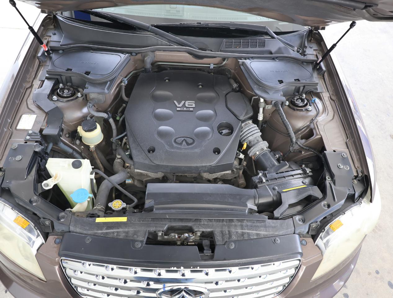 Infiniti FX FX35 2WD 2004