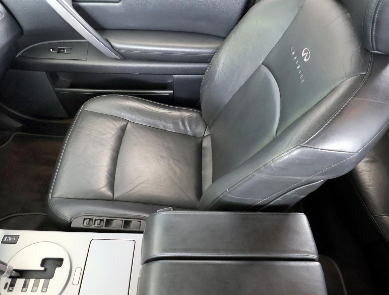 Infiniti FX FX35 2WD 2004