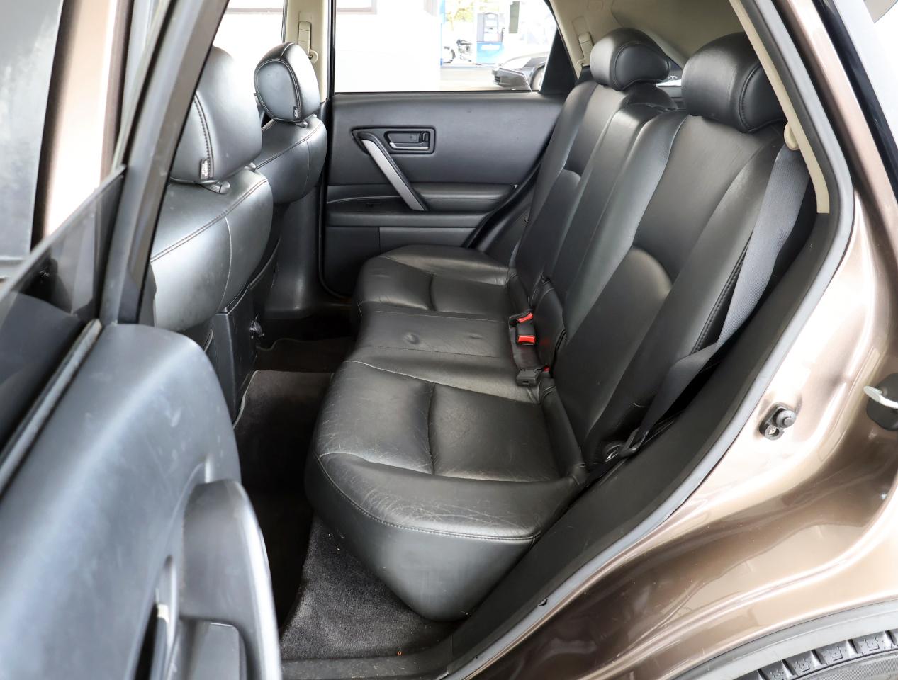 Infiniti FX FX35 2WD 2004