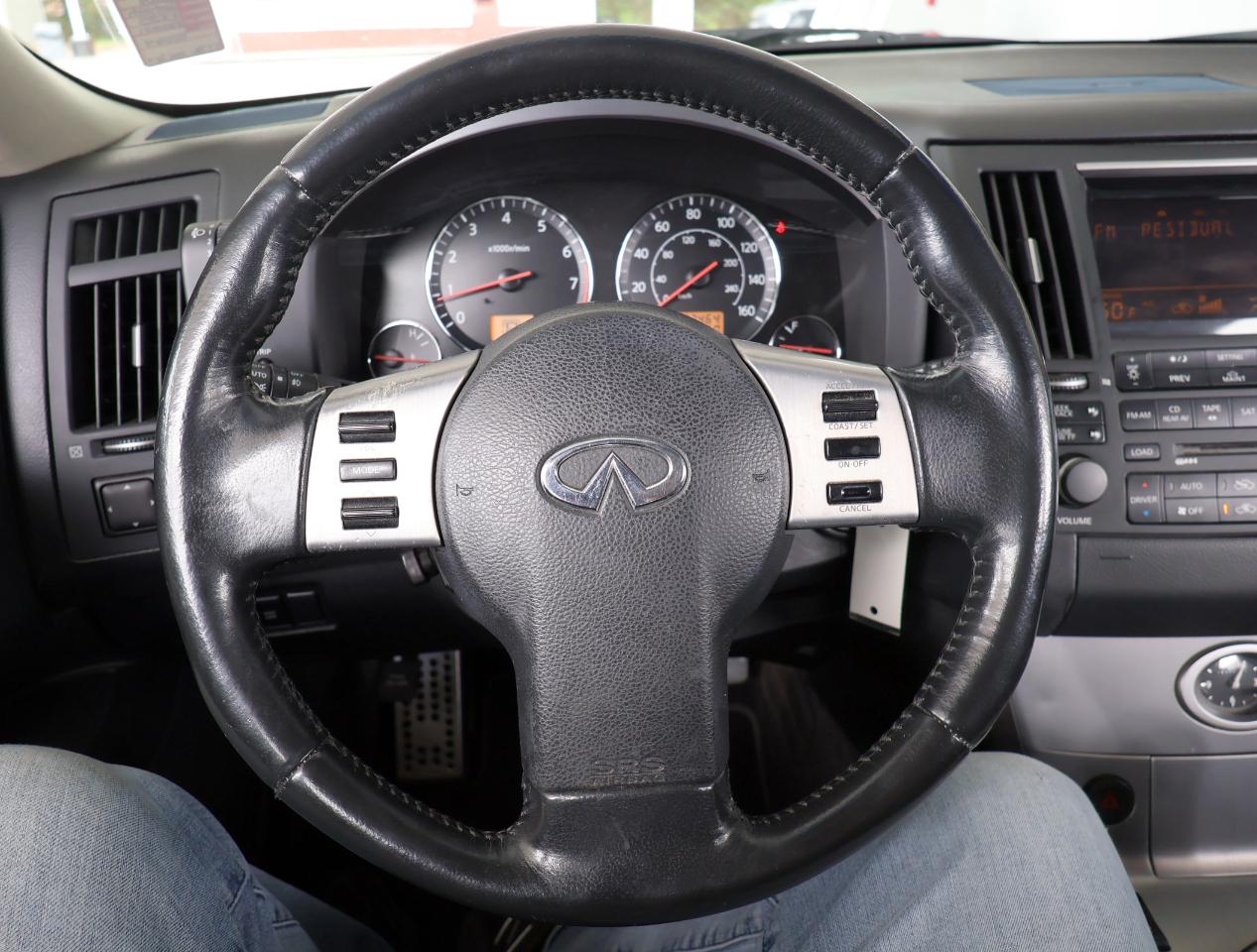 Infiniti FX FX35 2WD 2004