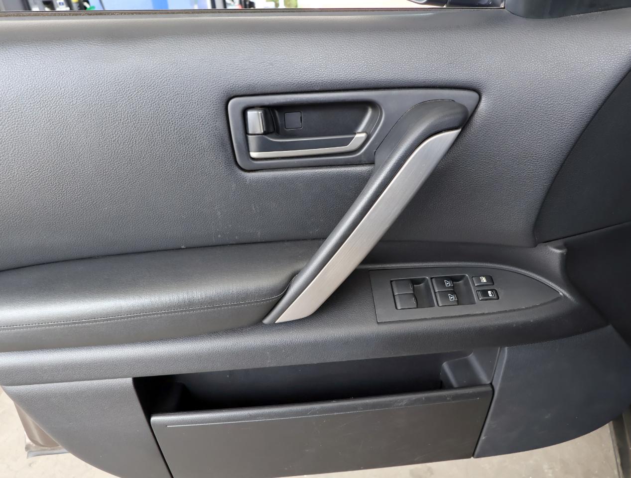 Infiniti FX FX35 2WD 2004