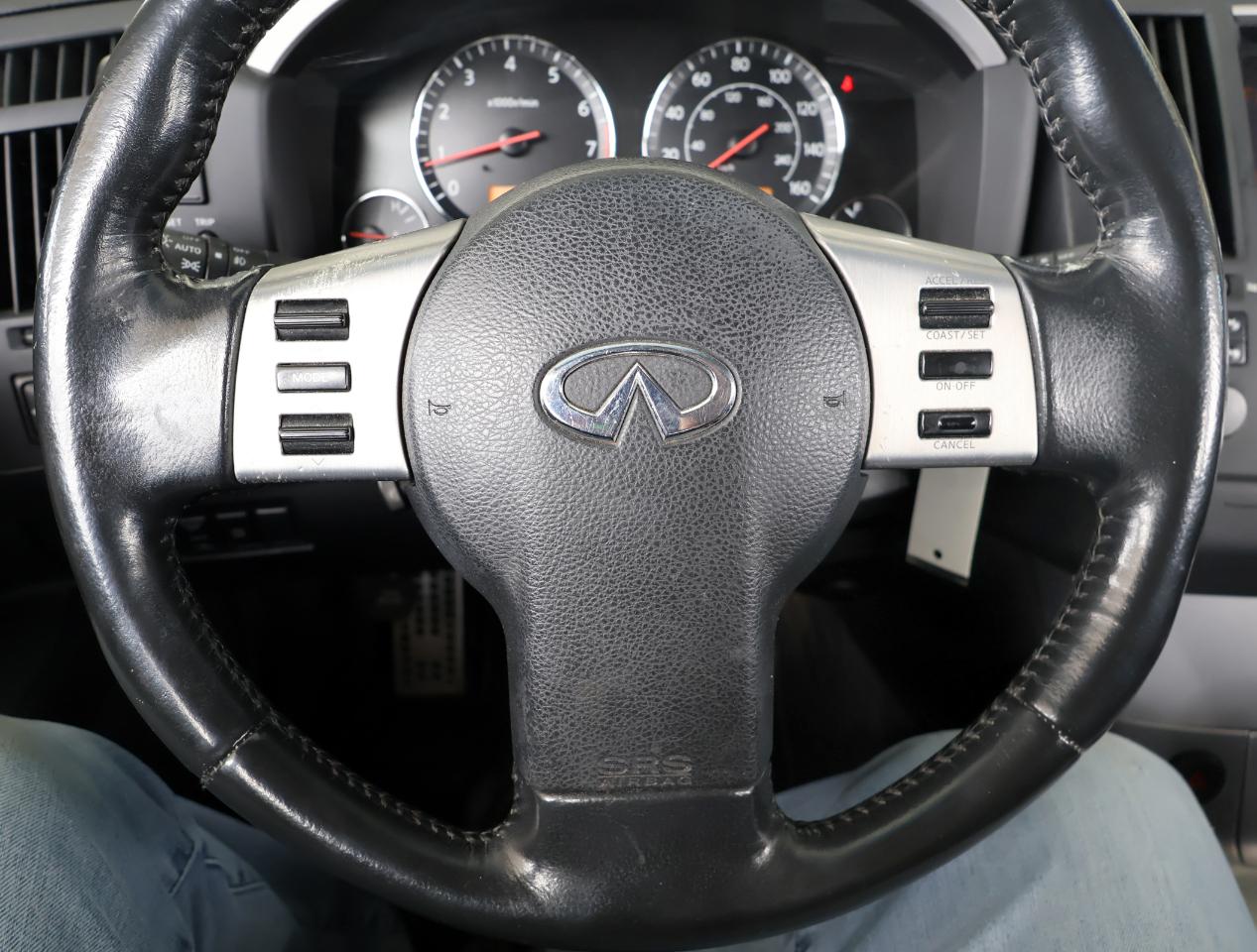 Infiniti FX FX35 2WD 2004