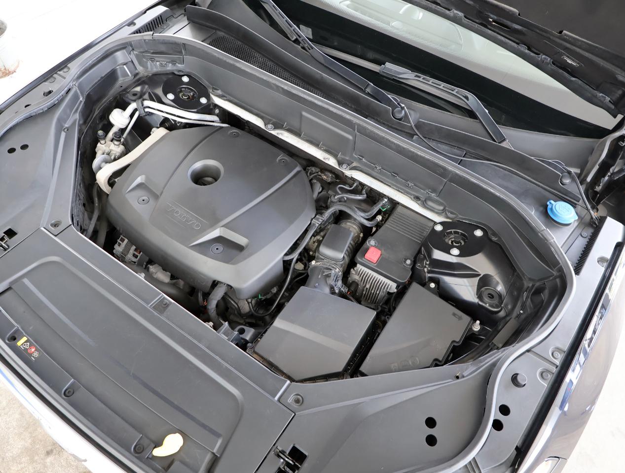 Volvo XC90 T6 Momentum AWD 2016