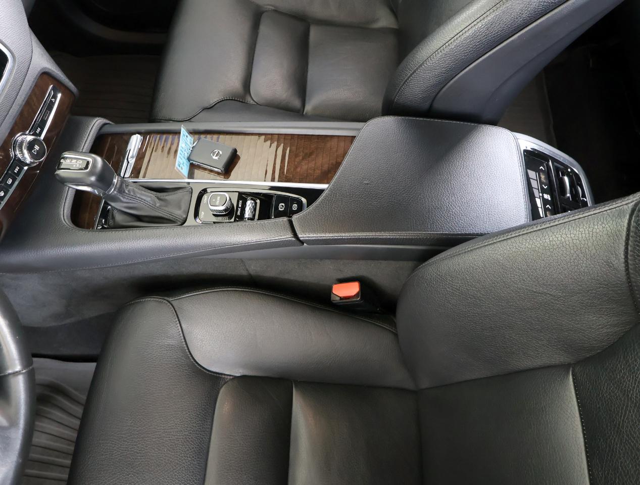 Volvo XC90 T6 Momentum AWD 2016