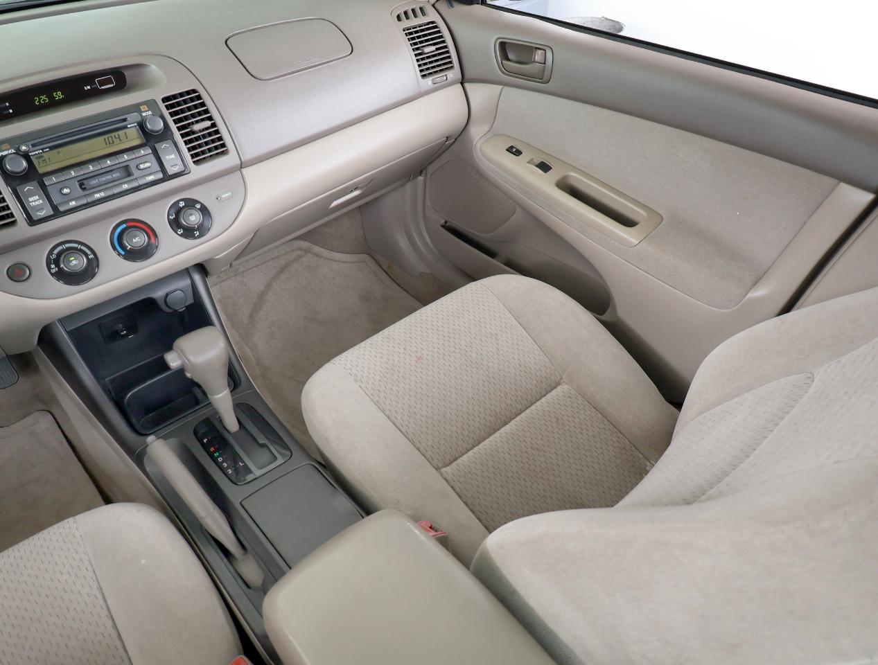 Toyota Camry LE V6 2004