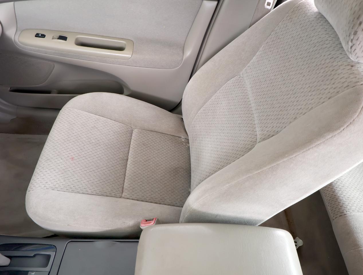 Toyota Camry LE V6 2004