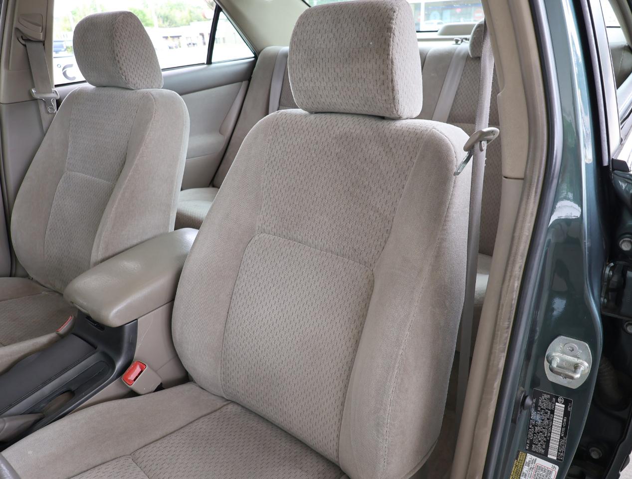 Toyota Camry LE V6 2004