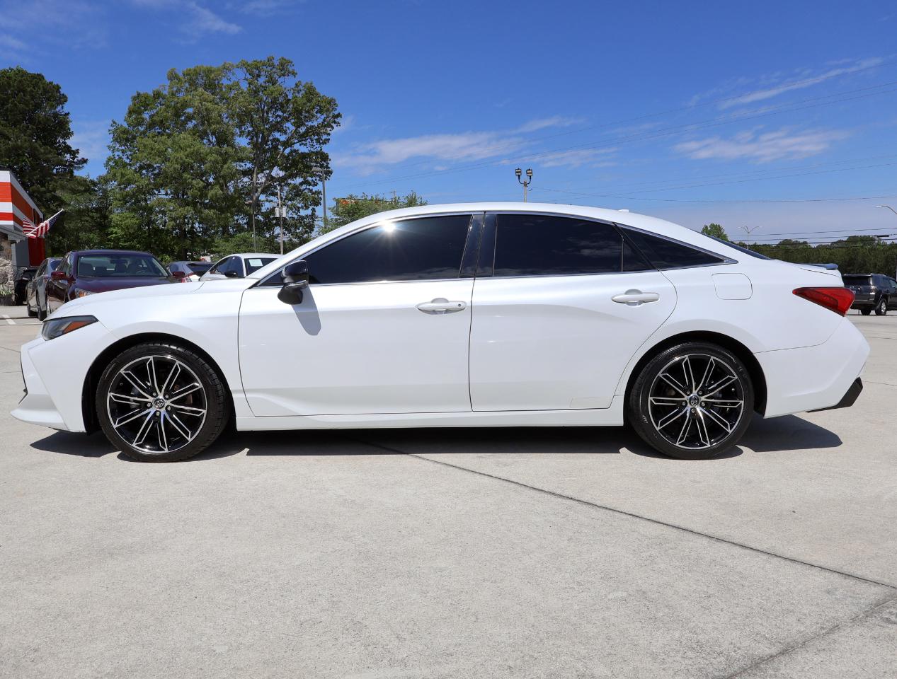 Toyota Avalon XLE 2019