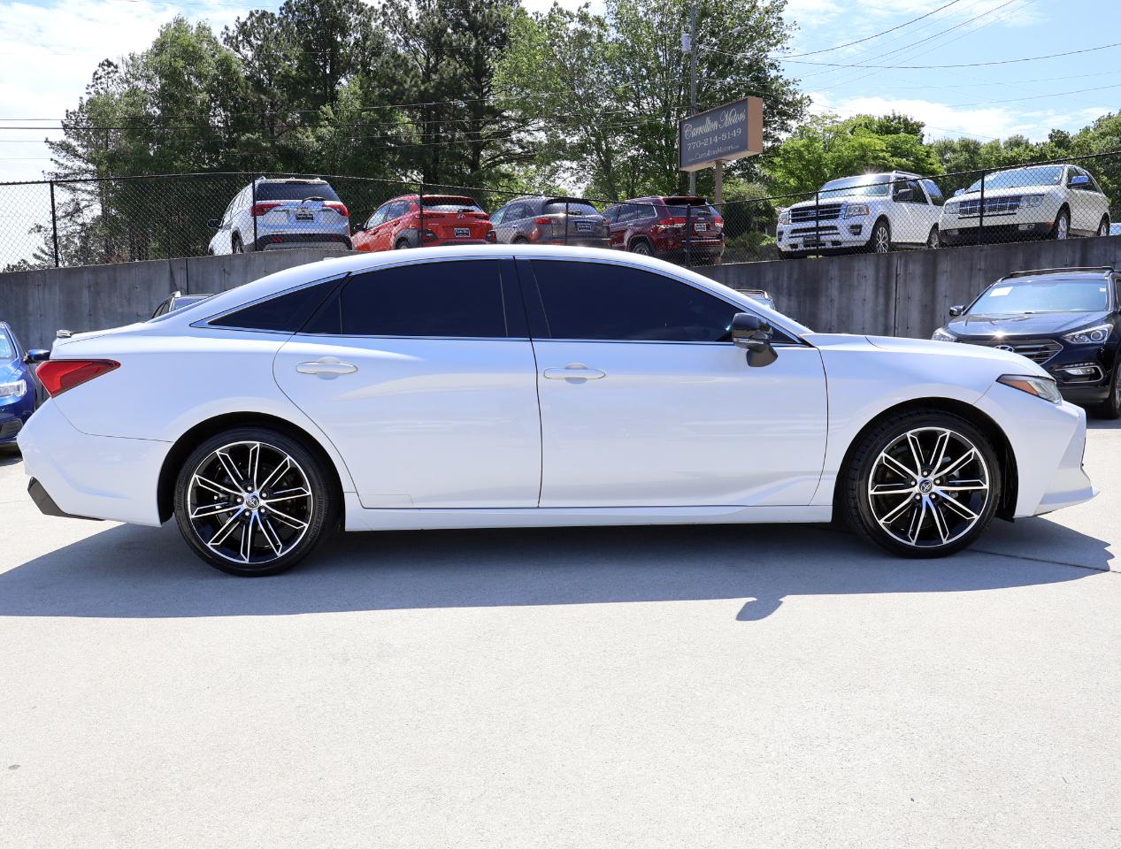 Toyota Avalon XLE 2019
