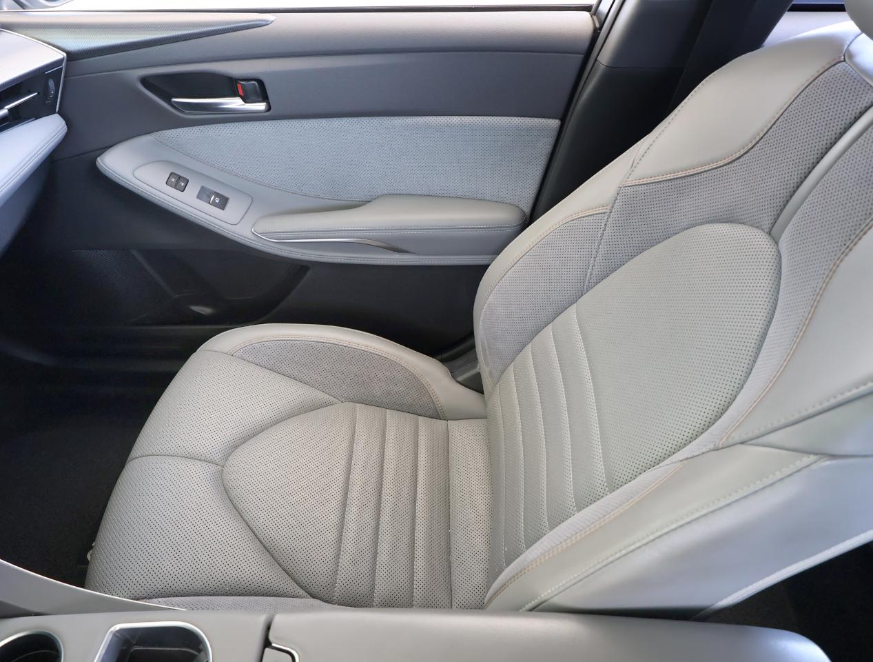 Toyota Avalon XLE 2019