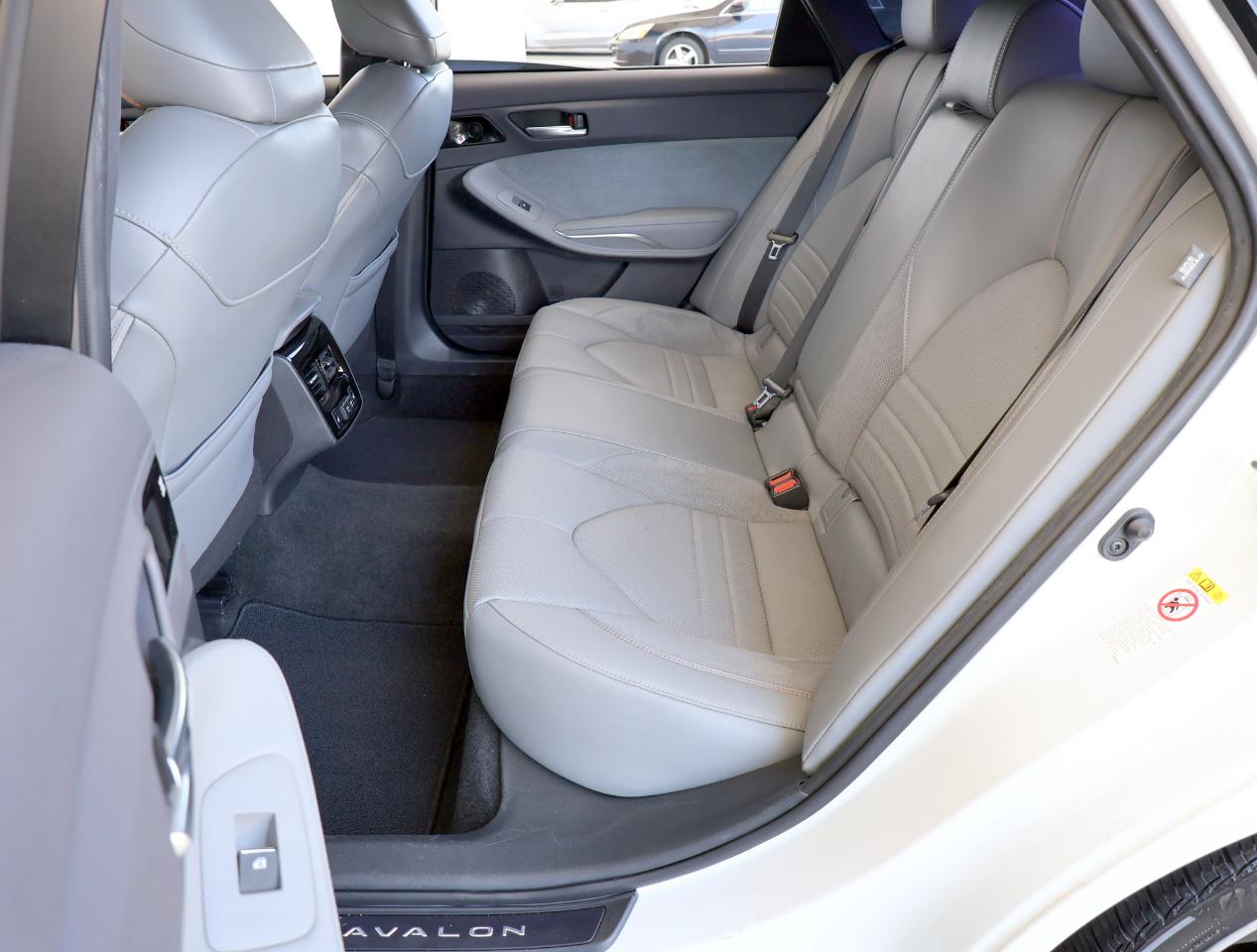 Toyota Avalon XLE 2019
