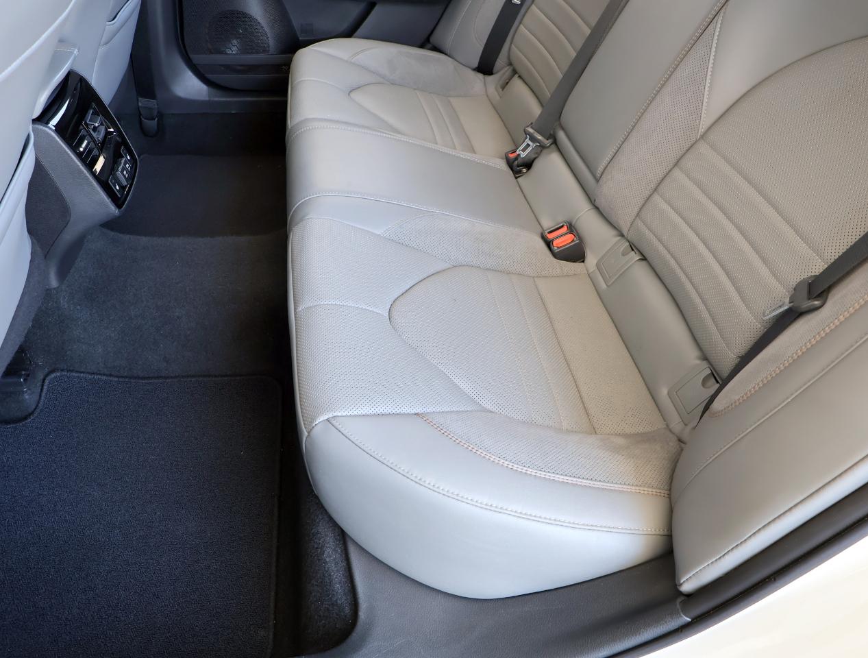 Toyota Avalon XLE 2019