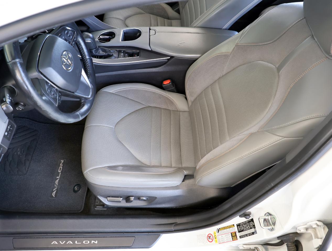 Toyota Avalon XLE 2019