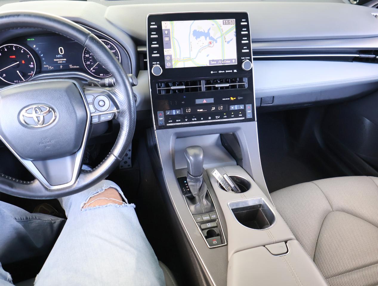 Toyota Avalon XLE 2019