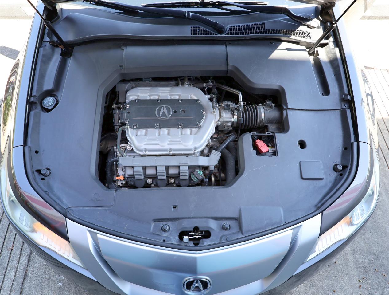 Acura TL 5-Speed AT with Tech Package 2009