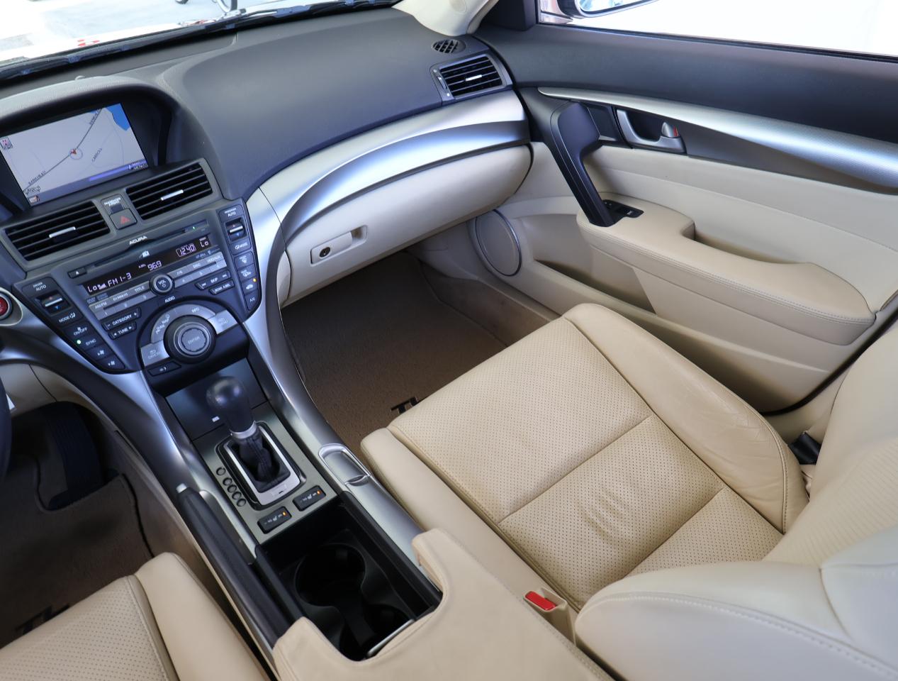 Acura TL 5-Speed AT with Tech Package 2009