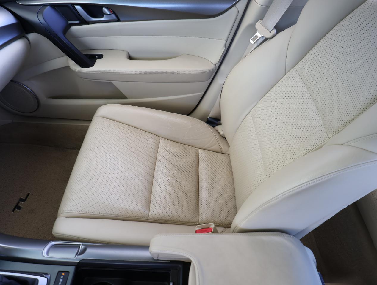 Acura TL 5-Speed AT with Tech Package 2009