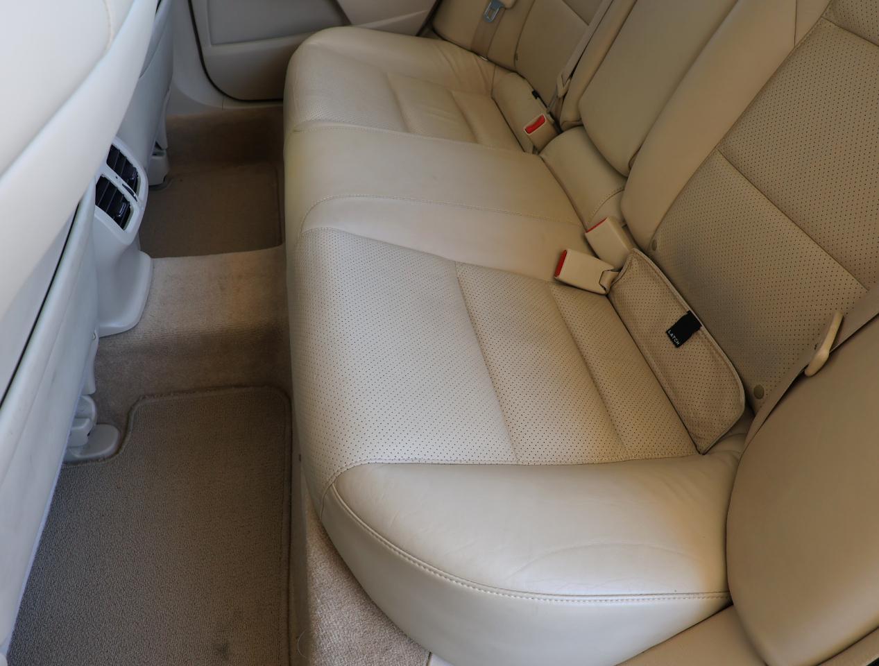 Acura TL 5-Speed AT with Tech Package 2009