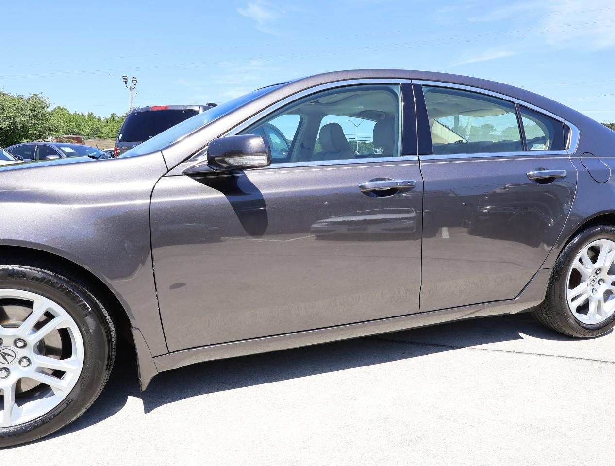 Acura TL 5-Speed AT with Tech Package 2009