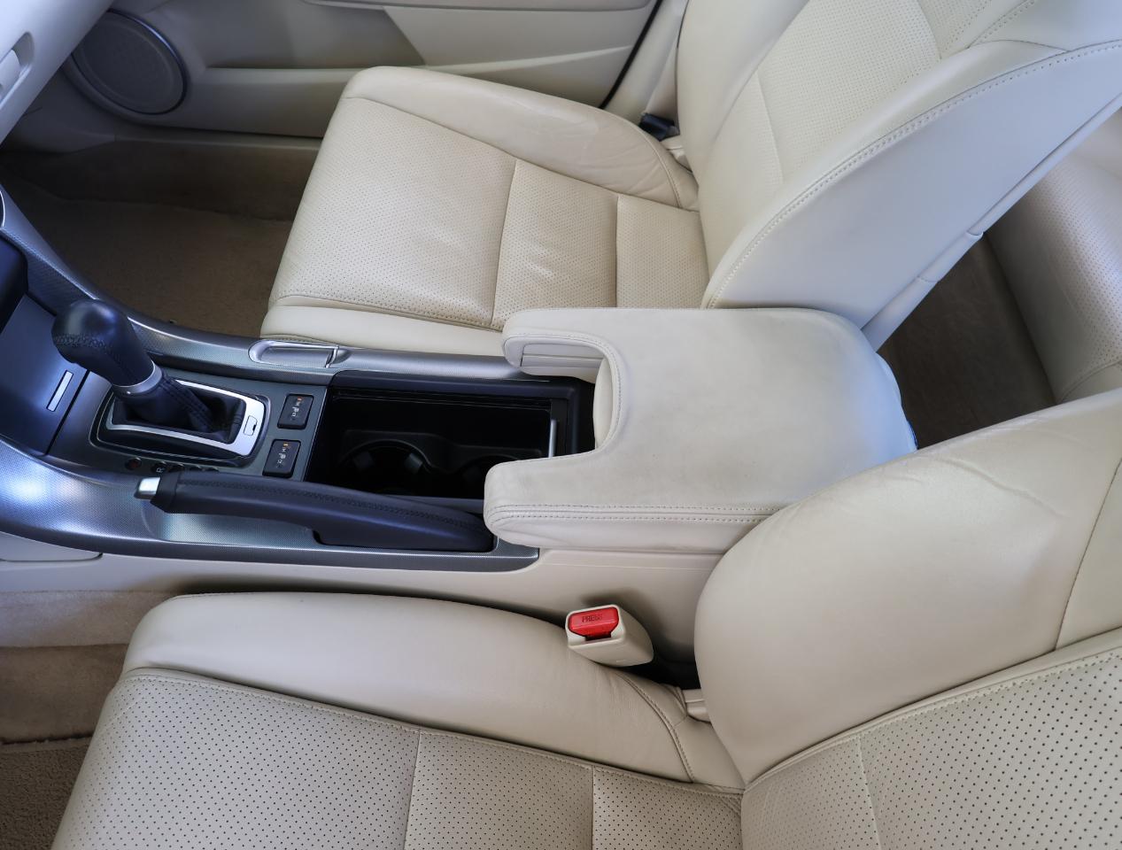 Acura TL 5-Speed AT with Tech Package 2009