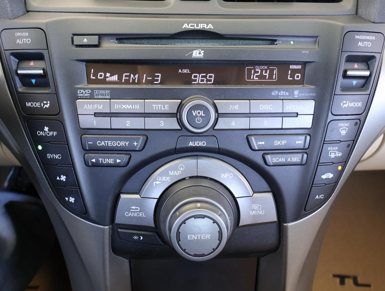 Acura TL 5-Speed AT with Tech Package 2009