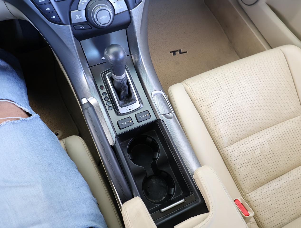 Acura TL 5-Speed AT with Tech Package 2009