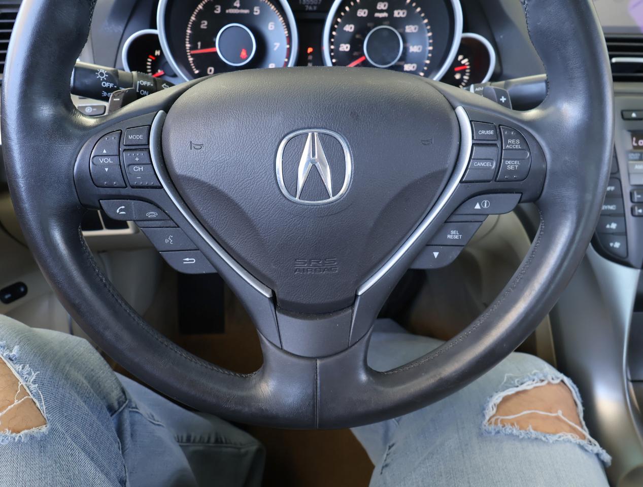 Acura TL 5-Speed AT with Tech Package 2009