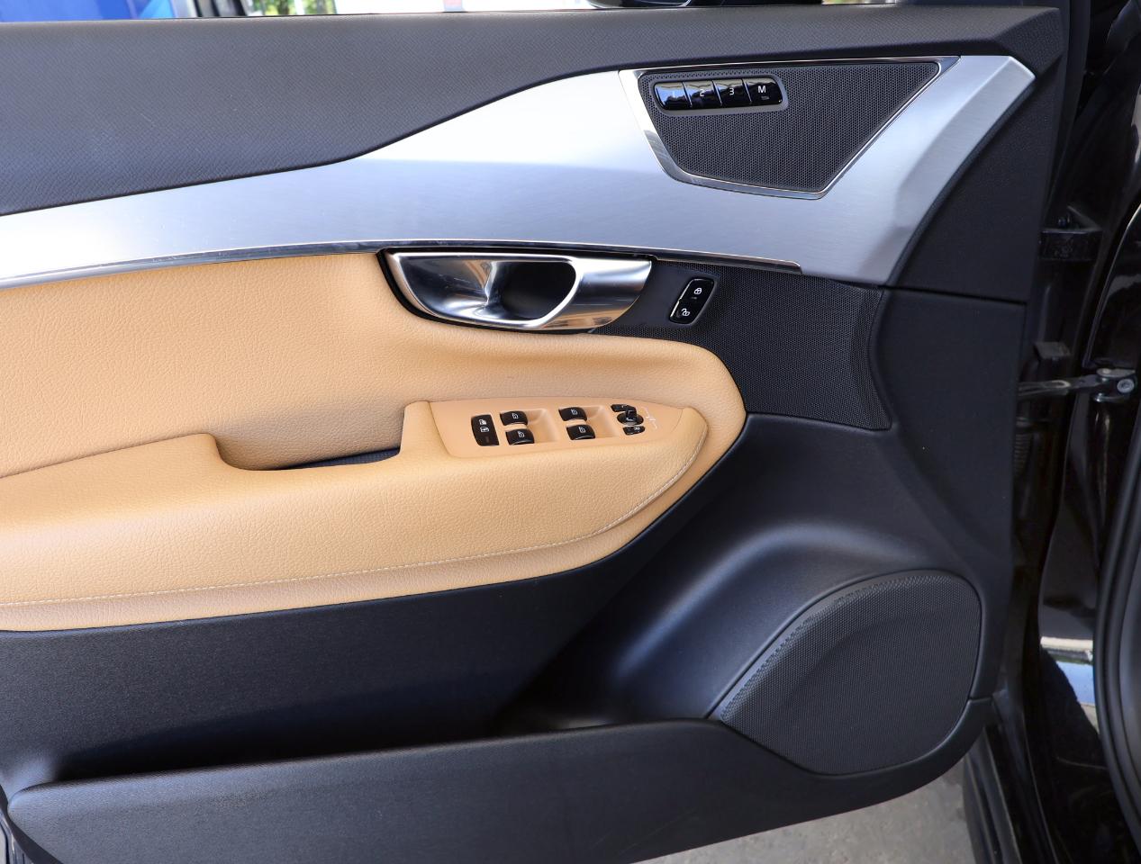 Volvo XC90 T5 Momentum 2018