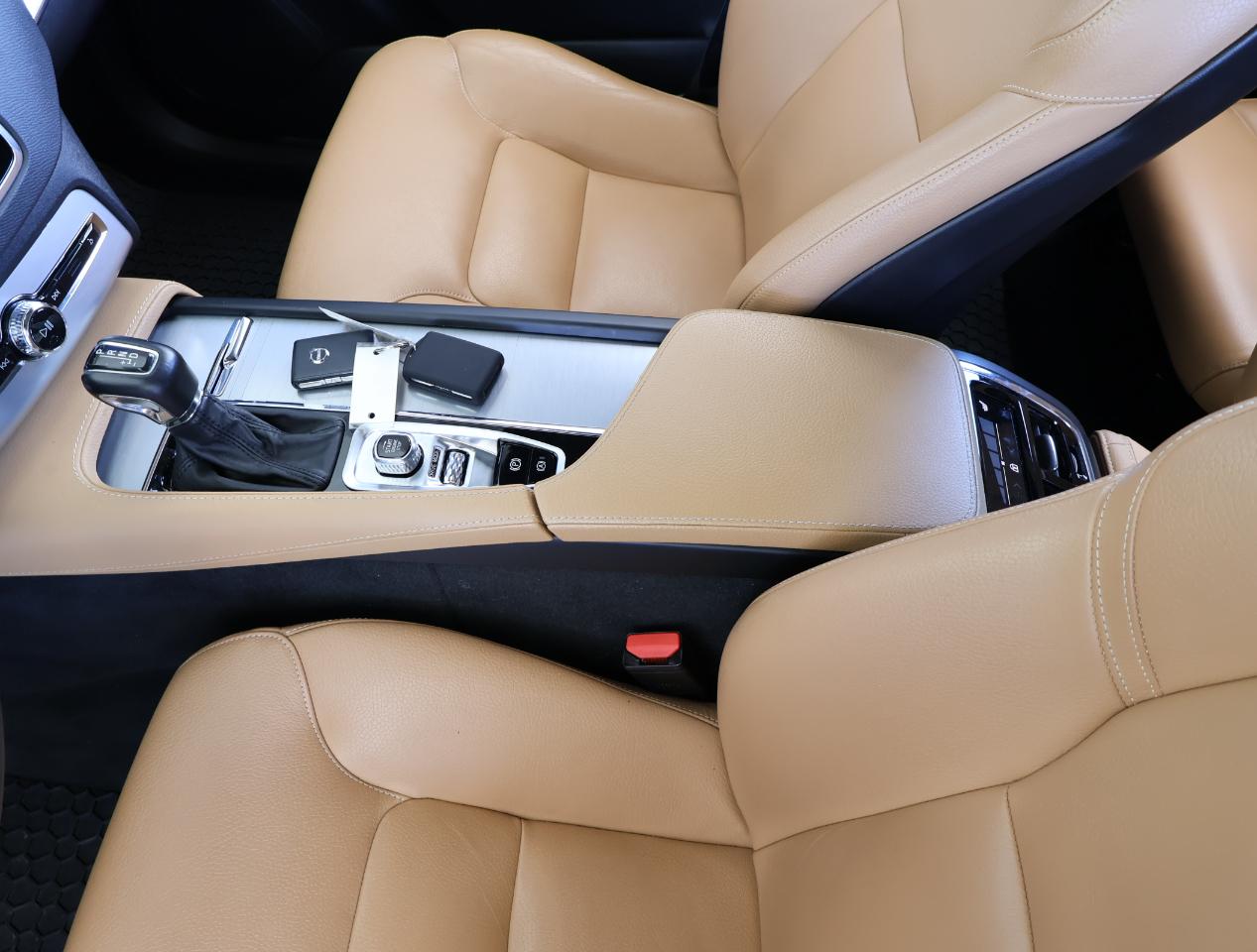 Volvo XC90 T5 Momentum 2018