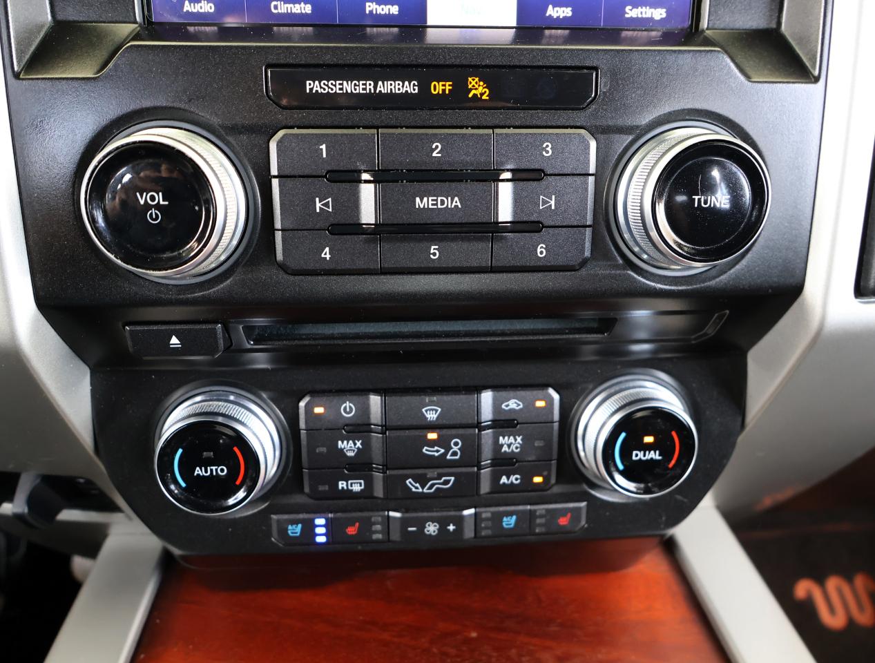 Ford F-150 King Ranch SuperCrew 2WD 2015