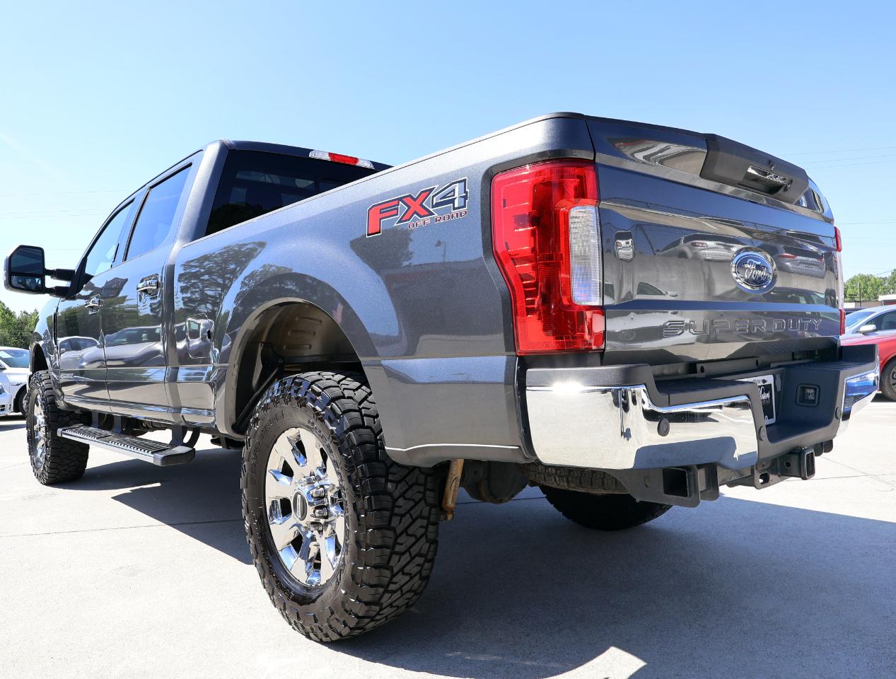 Ford F-250 SD Lariat Crew Cab 4WD 2017
