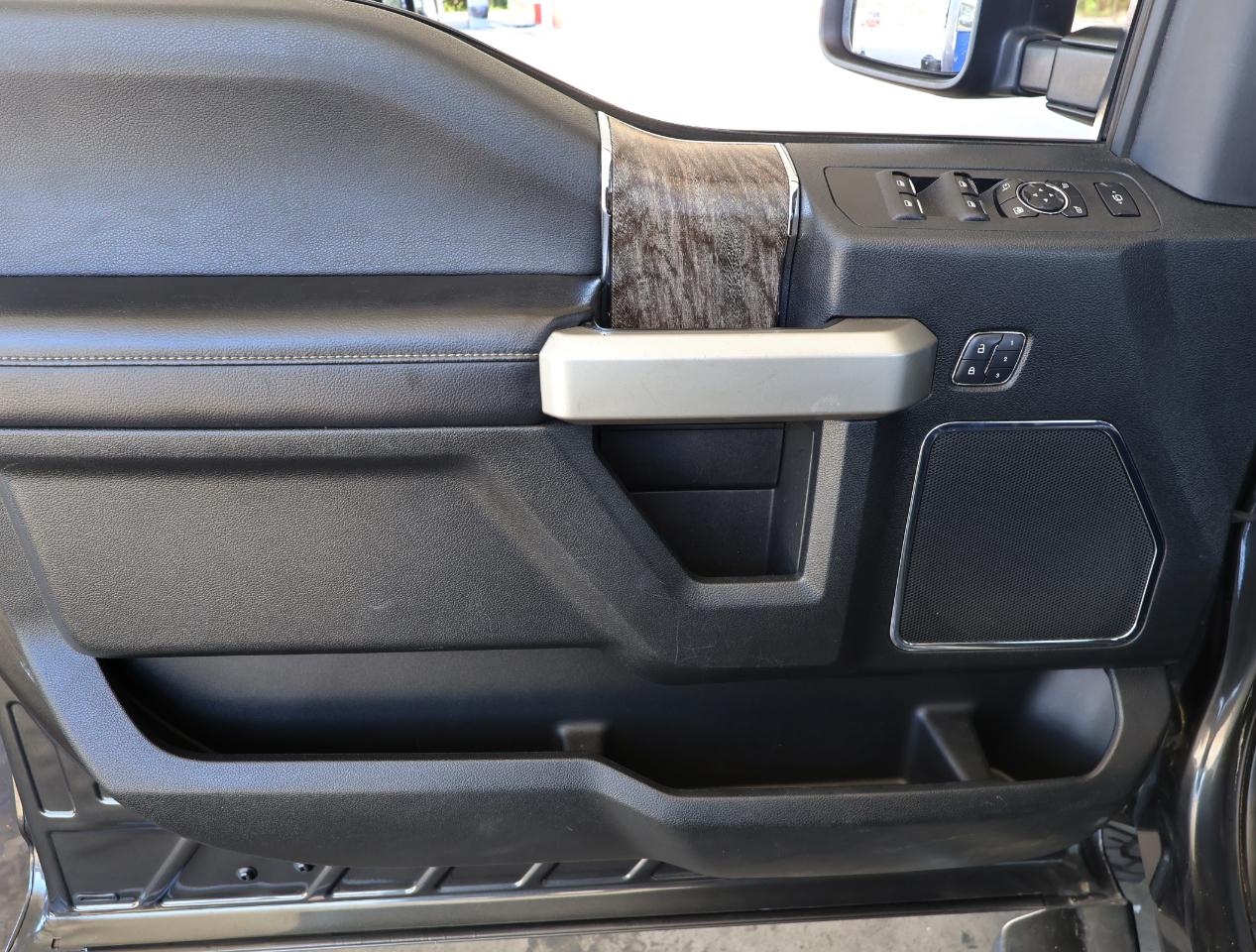 Ford F-250 SD Lariat Crew Cab 4WD 2017