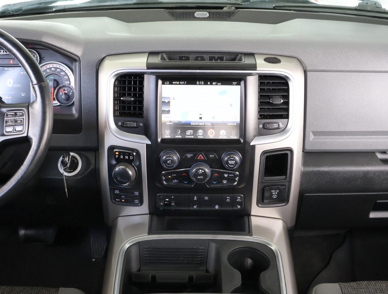 RAM 1500 Big Horn Crew Cab 4WD 2015