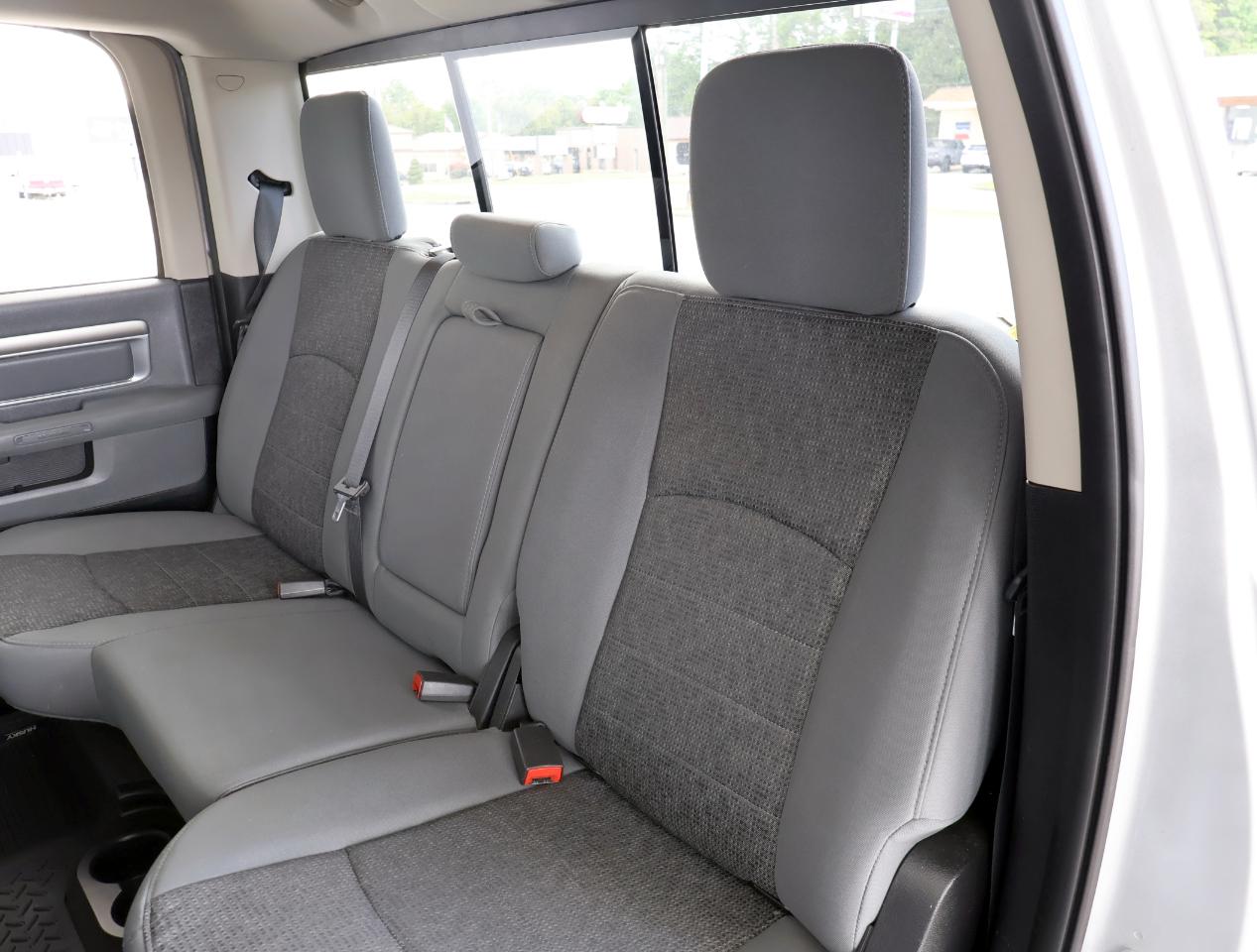 RAM 1500 Big Horn Crew Cab 4WD 2015
