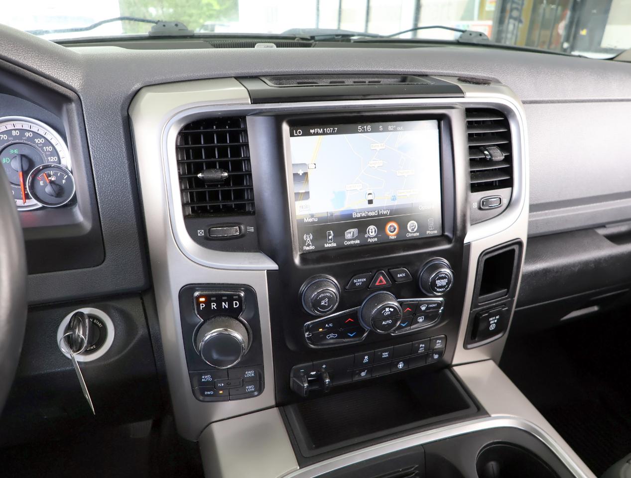 RAM 1500 Big Horn Crew Cab 4WD 2015