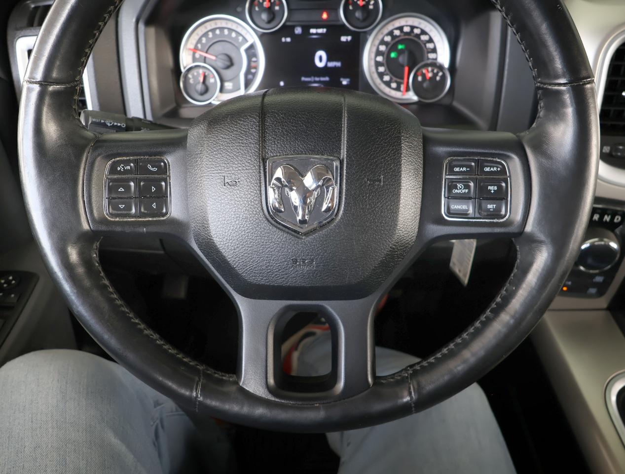 RAM 1500 Big Horn Crew Cab 4WD 2015