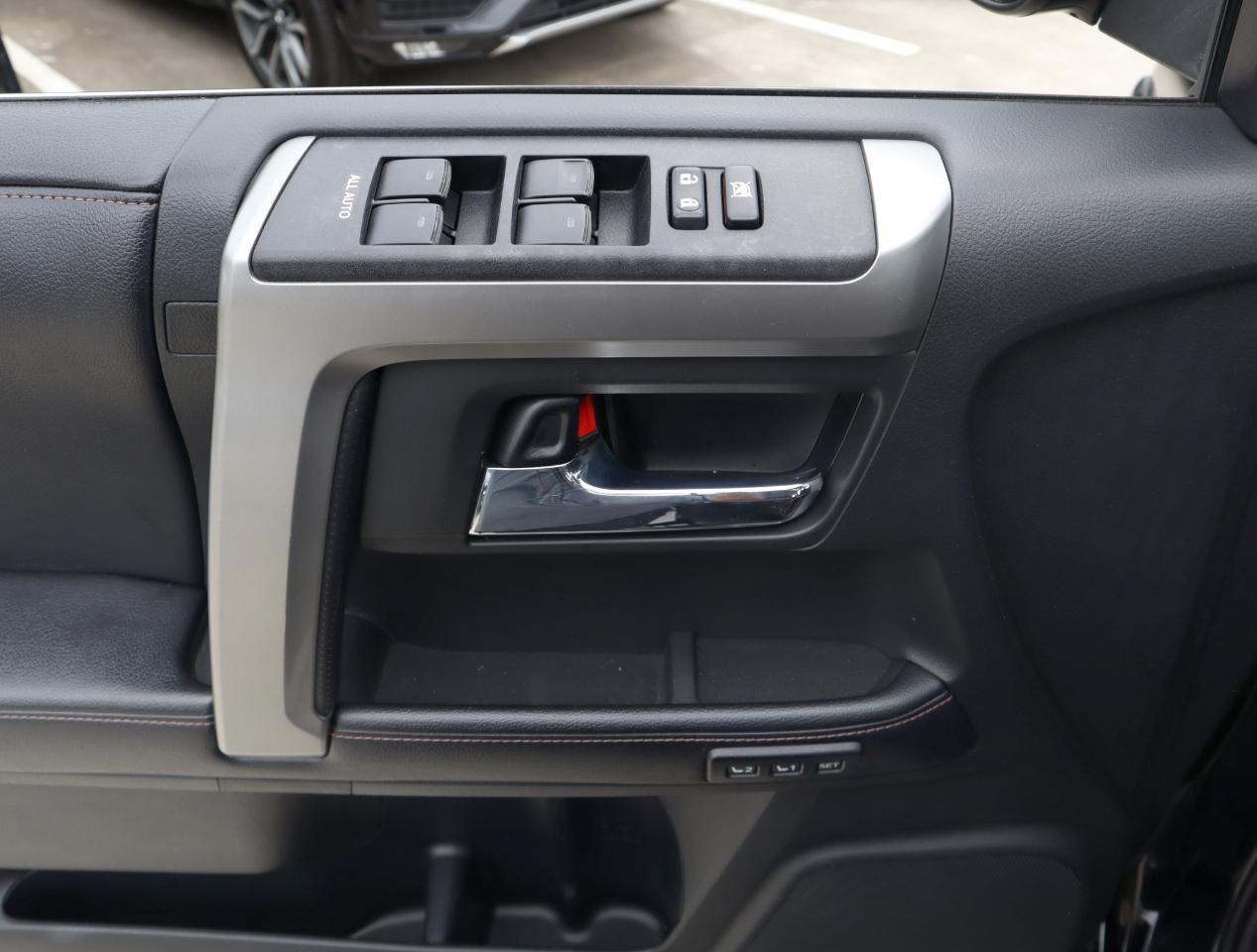 Toyota 4Runner Limited 4WD V6 2016