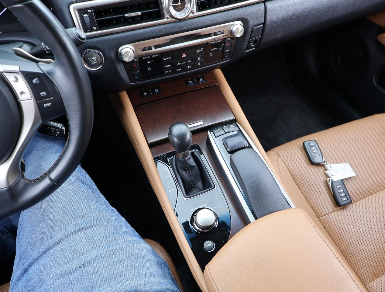Lexus GS  2013