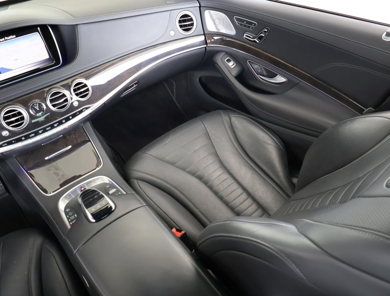 Mercedes-Benz S-Class S550 2015