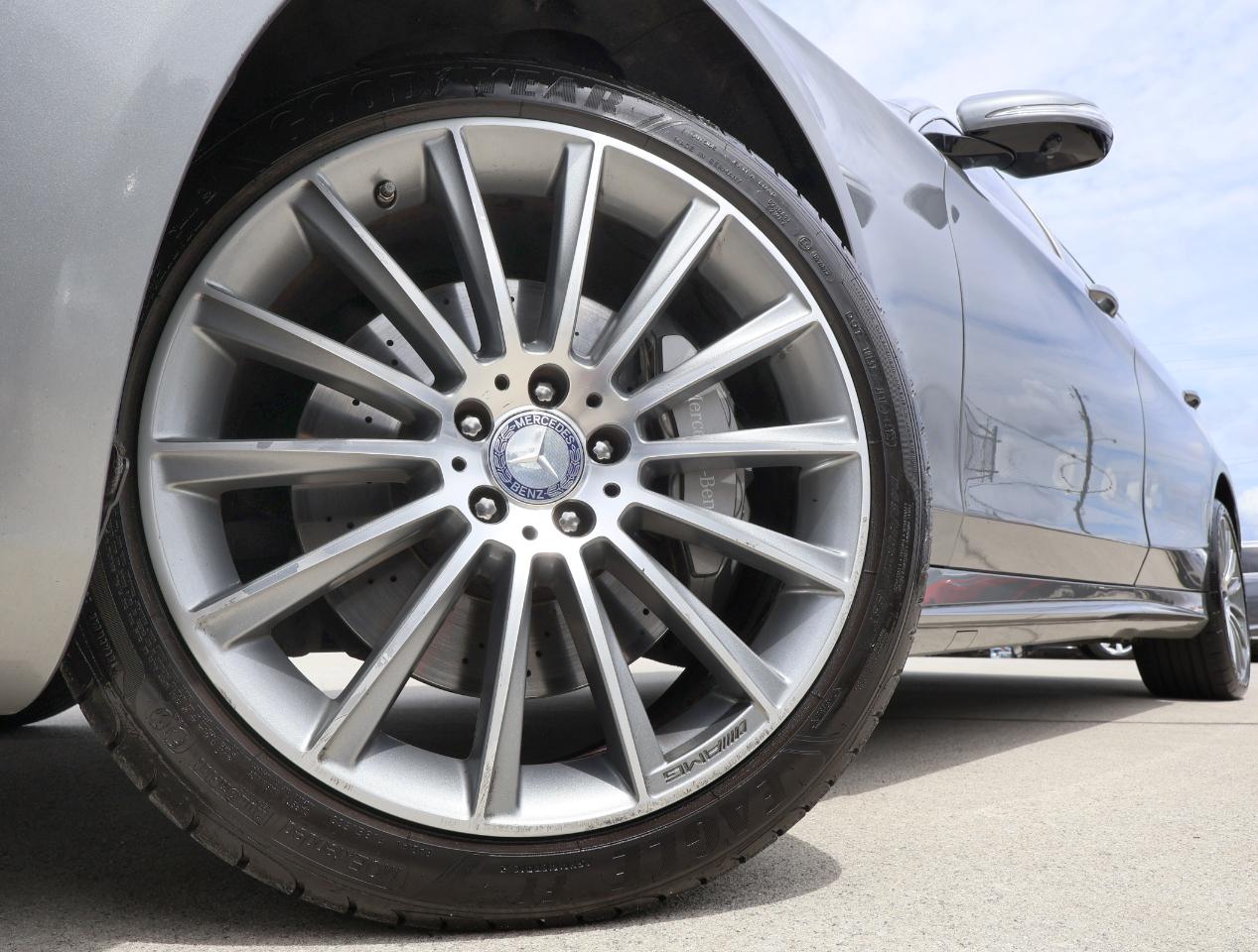 Mercedes-Benz S-Class S550 2015
