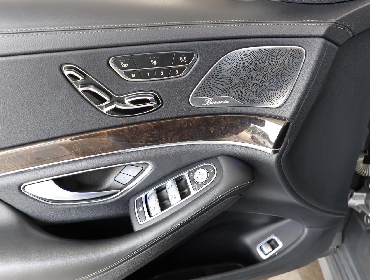 Mercedes-Benz S-Class S550 2015