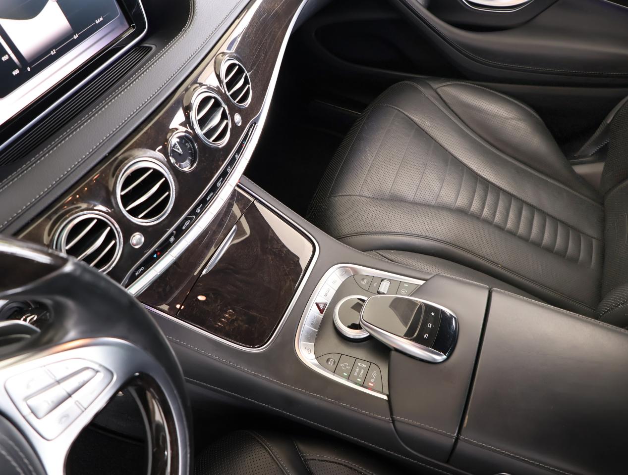 Mercedes-Benz S-Class S550 2015
