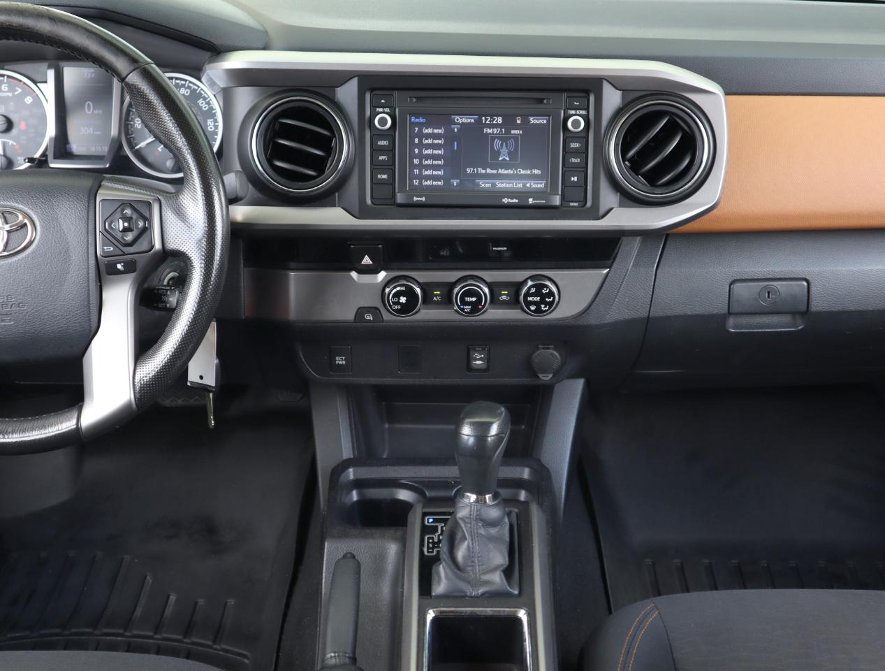 Toyota Tacoma  2016