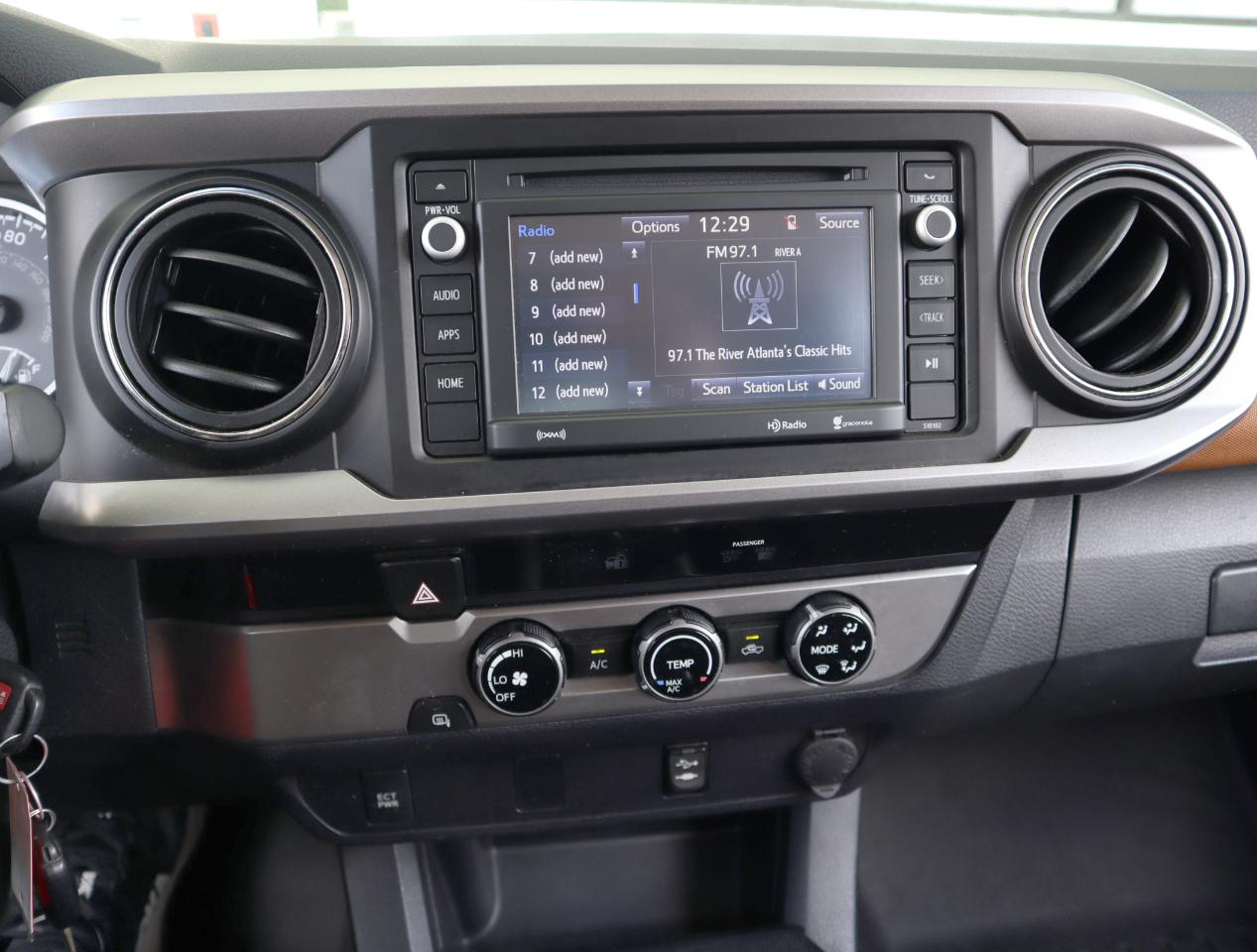 Toyota Tacoma  2016