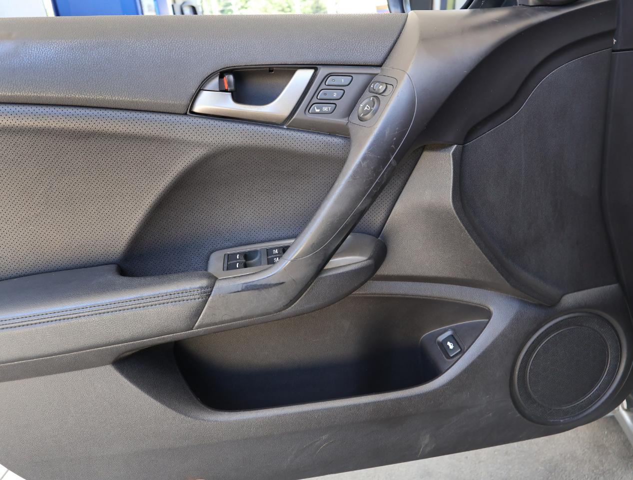 Acura TSX 5-speed AT 2010