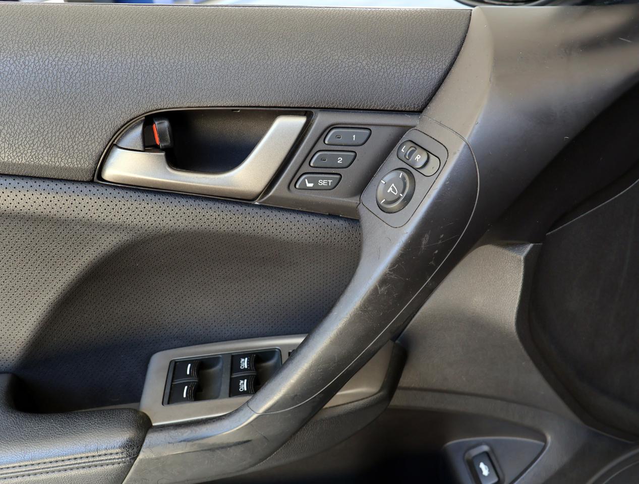 Acura TSX 5-speed AT 2010