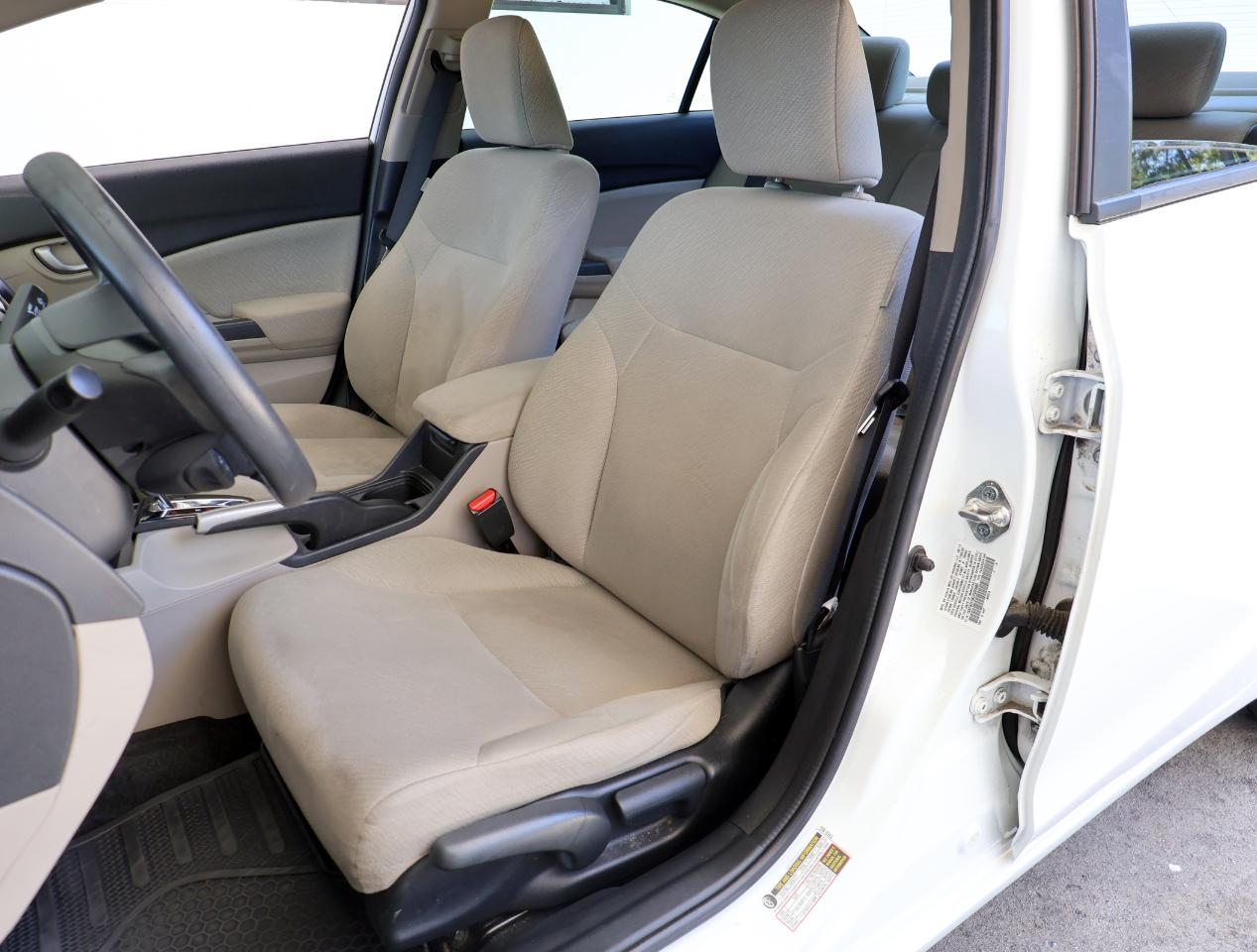 Honda Civic LX Sedan 5-Speed AT 2013